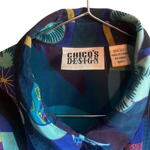 Chico’s Design 100% Silk Art Print Button Top | Abstract Faces Shirt | Size 1 - Picture 4 of 4